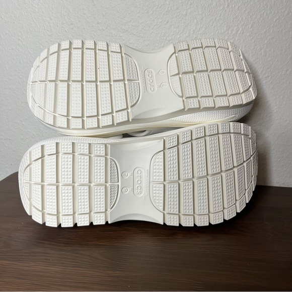 NEW Crocs White Mega Crush Double Strap Slingback Platform Sandals Size 9 - Picture 6 of 7